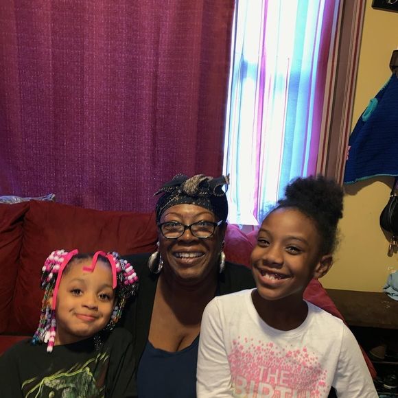 Meet your Posher, Constance - Picture 1 of 1